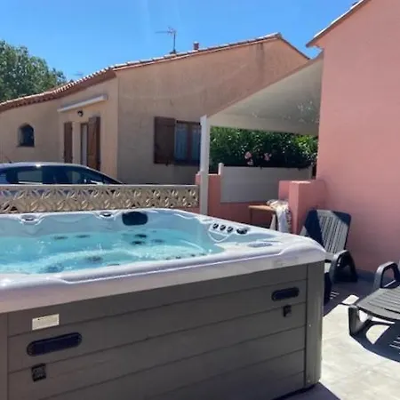 Villa Piscine Chauffee Proche Et Commerces 10schw1 *